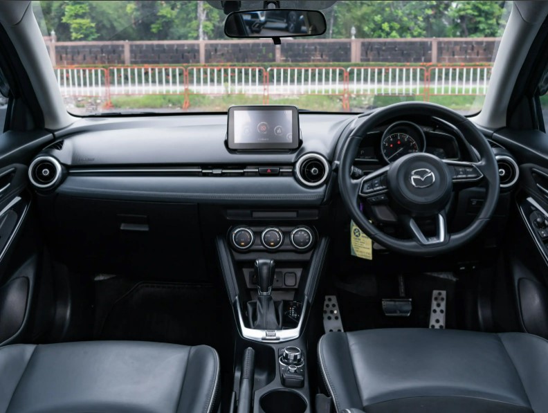 Mazda 2 S SPORTS (LEATHER) 1.3 ปี 2019 ด้านใน