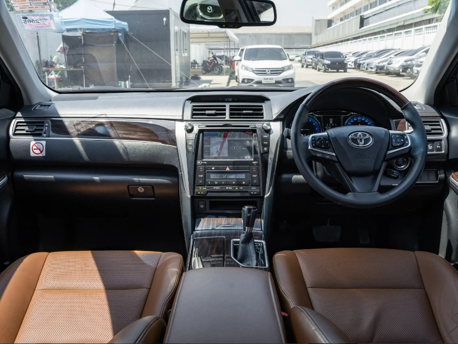 รถหรูมือสอง Toyota CAMRY G 2.5 ปี 2018 ภายใน