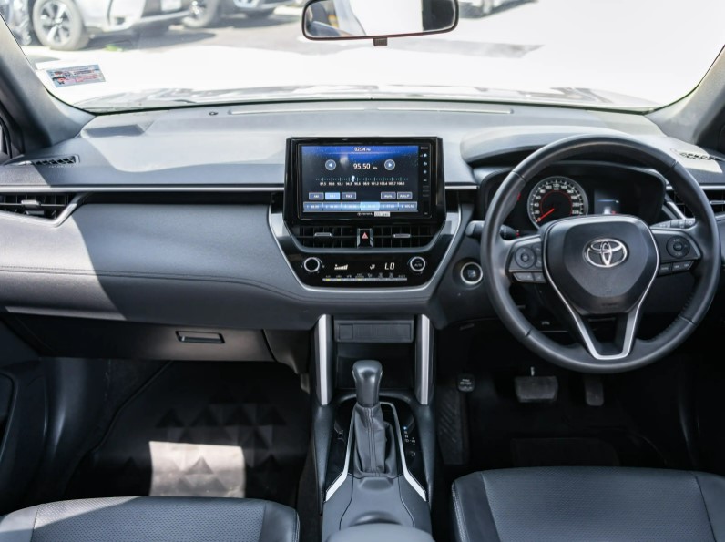Toyota COROLLA CROSS SPORT 1.8 ปี 2021 ด้านใน