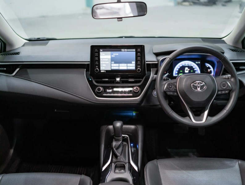 Toyota COROLLA ALTIS HYBRID PREMIUM 1.8 ปี 2021 ด้านใน